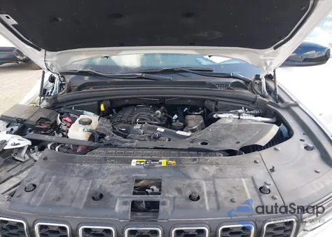 2023 Jeep Grand Cherokee Laredo 4X4 z USA, uszkodzony, nr VIN 1C4RJHAG9PC532404